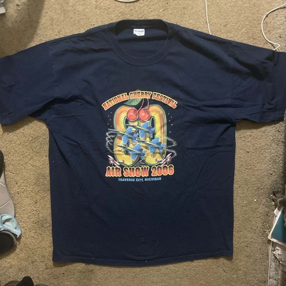 Barely worn cool tshirt